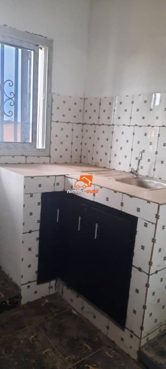 Immeuble de plusieurs studios nouvellements construits à Awae/carrière