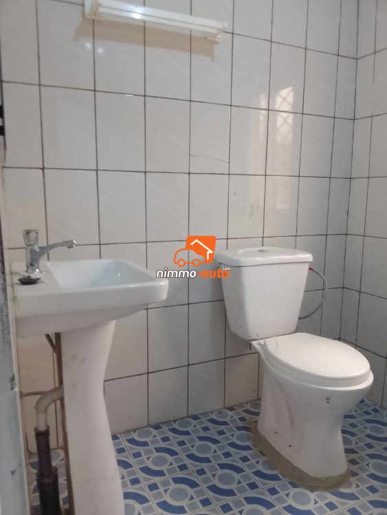 Très belle et grande villa à louer à Bonamoussadi