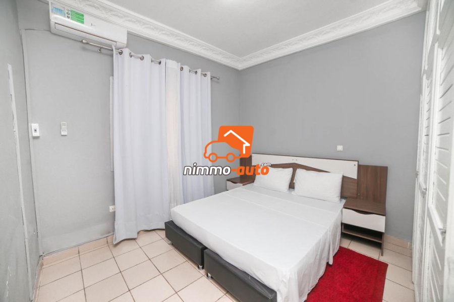 Joli appartement meublé moins cher à louer à Ydé-Obobogo