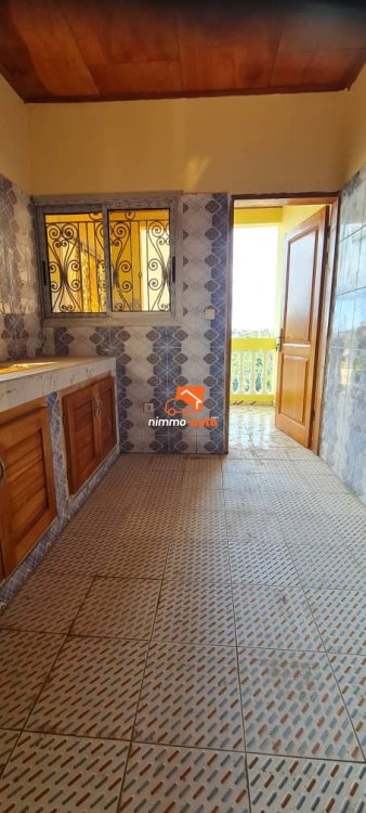 Appartement nouvellement construit à louer à Etoudi par Abattoir