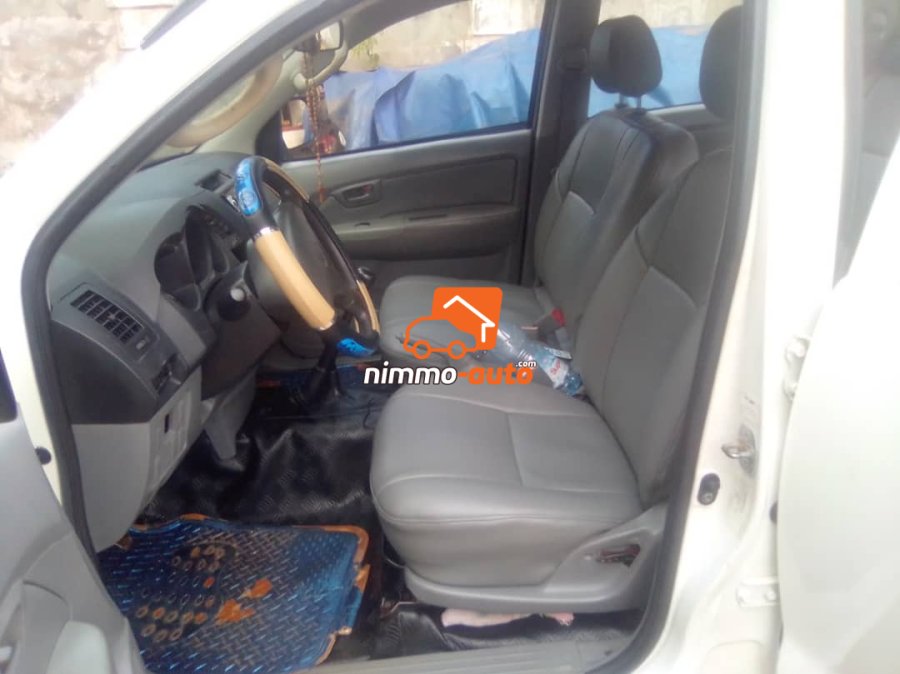 Pick up double cabine occasion d'Europe à louer à Yaoundé