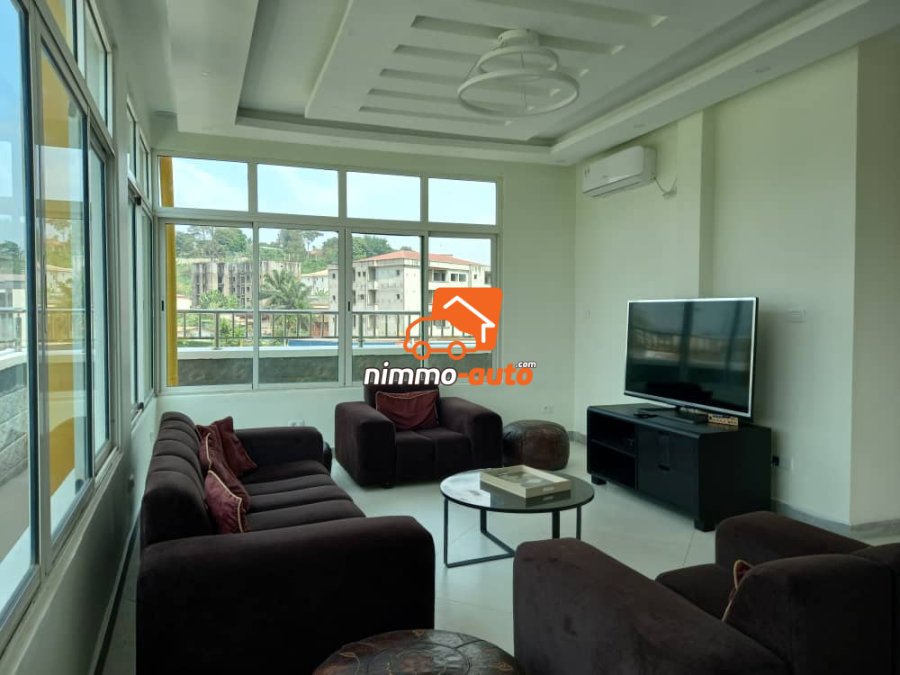 Penthouse (appartement meublé luxueux au dernier étage) à louer à Bastos