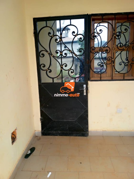 Studio moderne à louer à Etetak