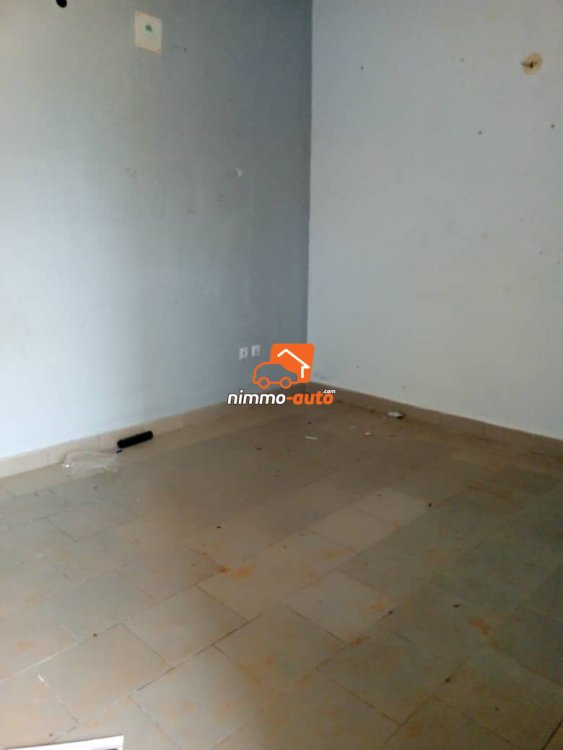 Studio moderne à louer à Etetak