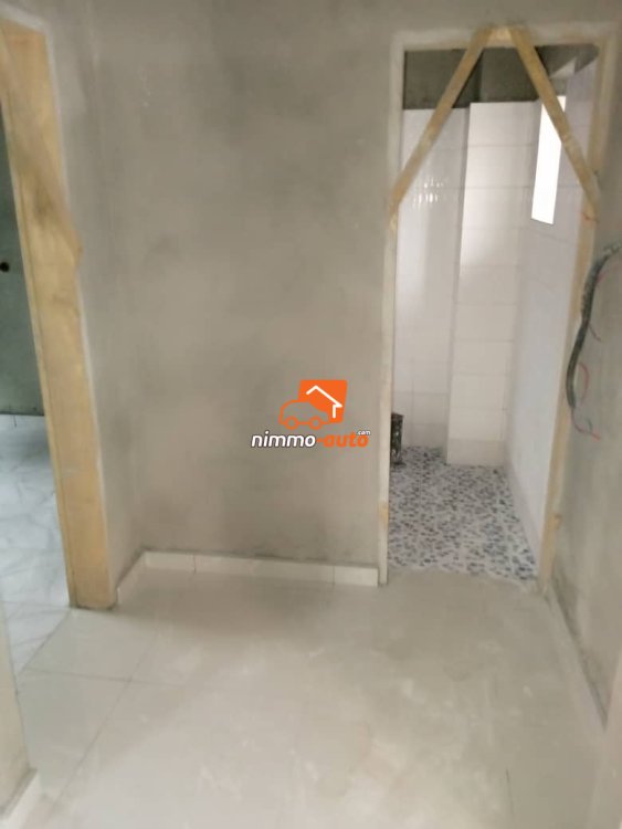 Studio en cours de finition à louer à Damas