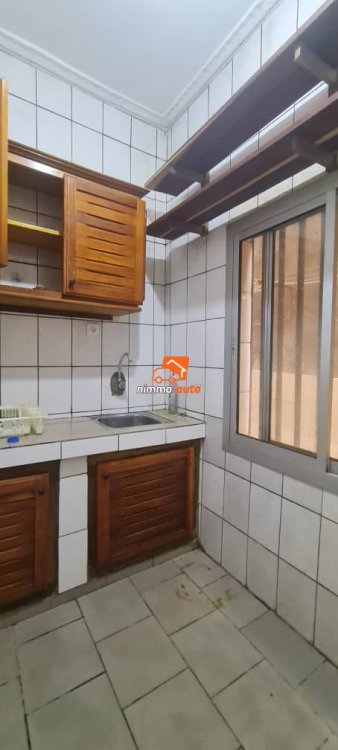 Incroyable studio moderne situé à Nsimeyong terre rouge