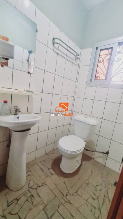Appartement moderne à louer à Nsimeyong Shell