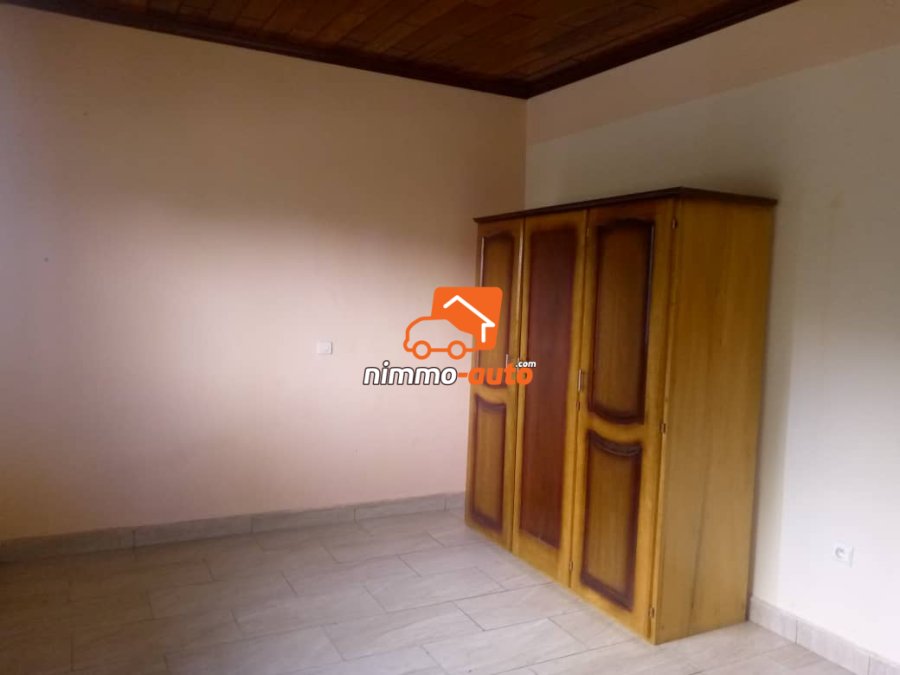 Appartement à Logpom à louer bien sécurisé