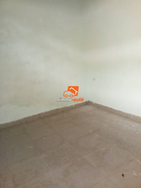 Studio moderne à louer dans un camp à Ngousso