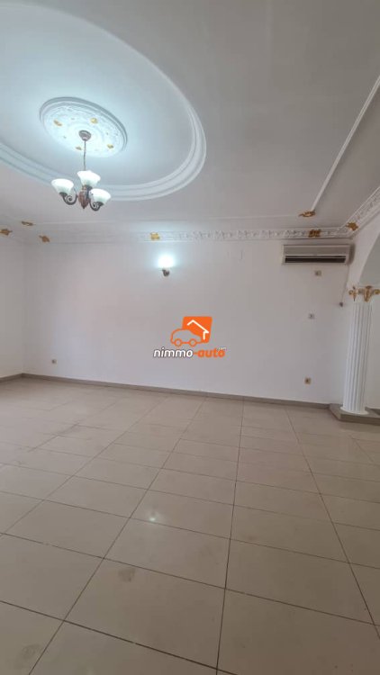 Somptueux duplex avec dépendance à louer à Ahala lieu-dit Camp Tunisien