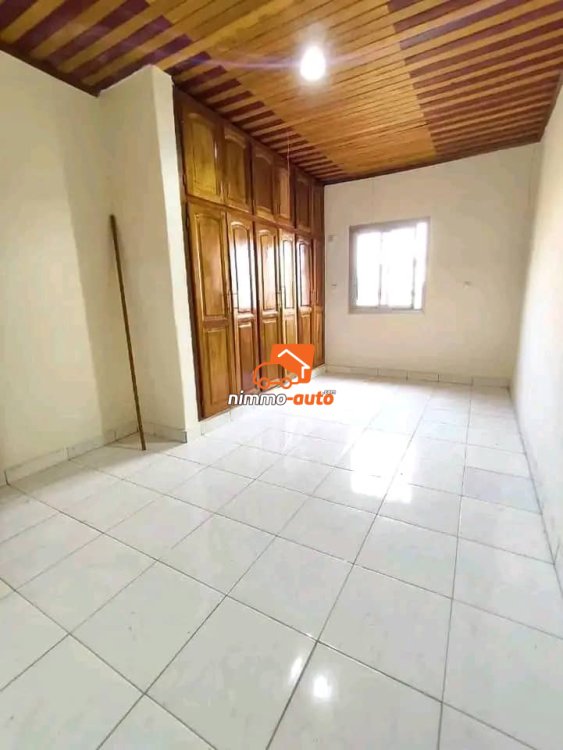 A Nsimeyong terre rouge appartement haut standing à louer