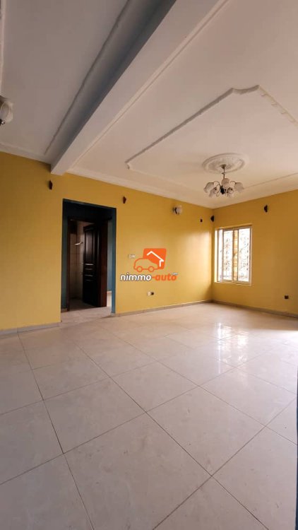 Appartement moderne staffé partout à louer à Biyemassi montée des sœurs