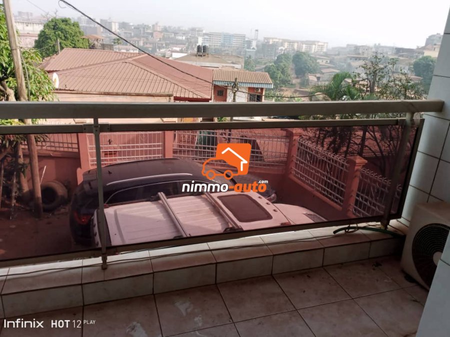 Très grand appartement à louer à Essos Hôtel du plateau