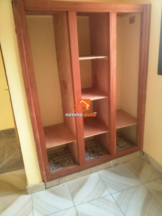 Plusieurs studios nouvellement construits à louer à Nsam