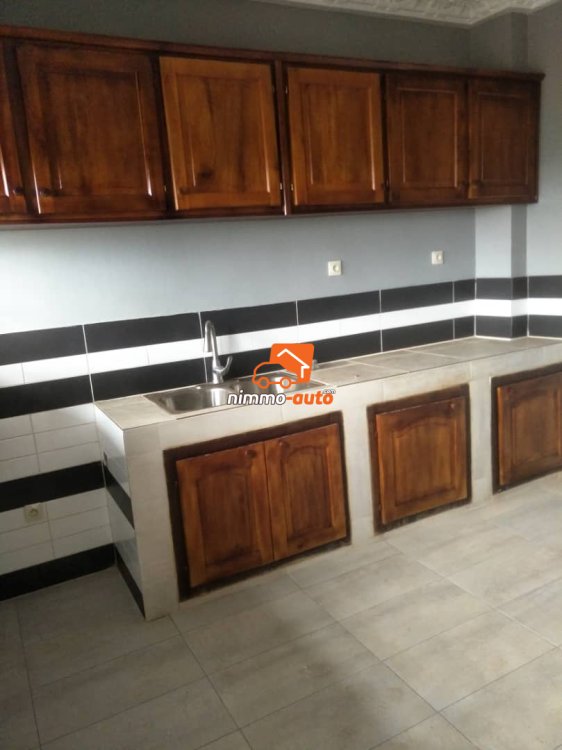 Appartement très haut standing nouvellement construit à Odza Borne 12