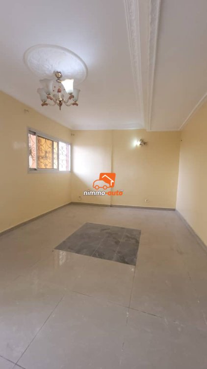 Appartement moderne à louer à Biyemassi maison blanche