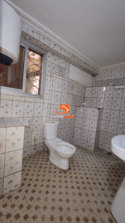 Appartement moderne à louer à Biyemassi maison blanche