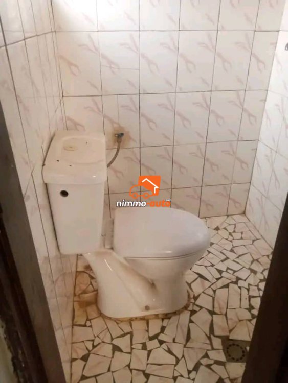 Un simple appartement à louer à Nkoabang