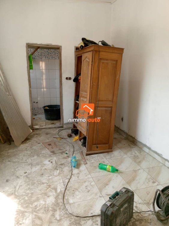 2 studios nouvellement construits à Nsimeyong nouvelle route