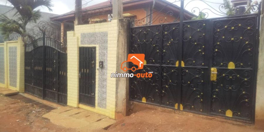 Maison à vendre à Odza petit marché