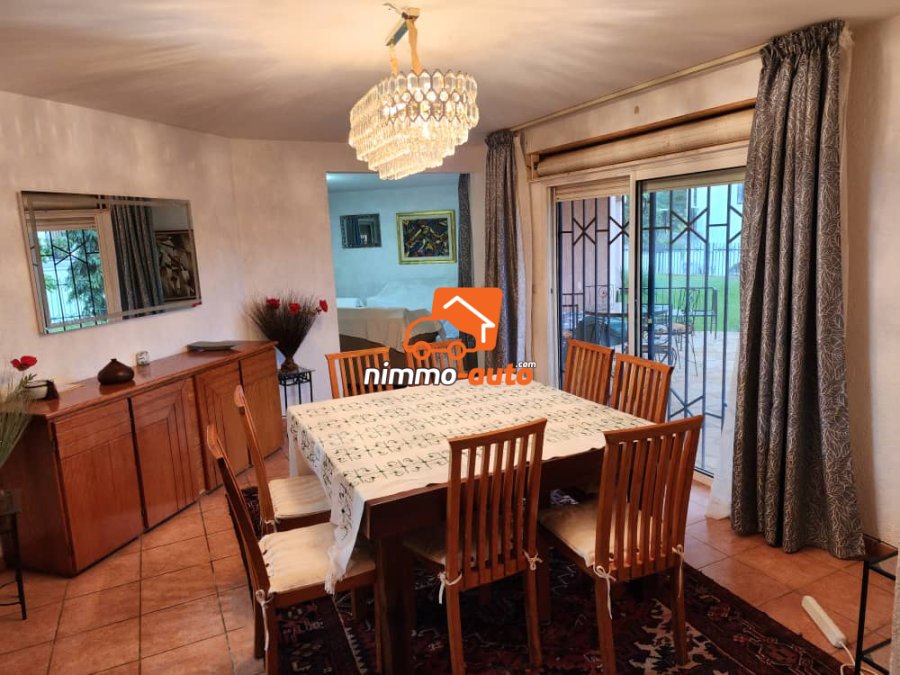 Magnifique villa très haut standing à vendre au golf à Bastos