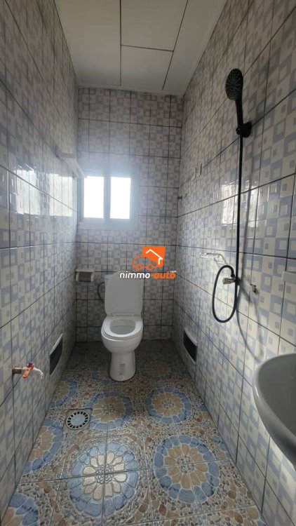 Appartement moderne nouvellement construit à Nsimeyong chapelle