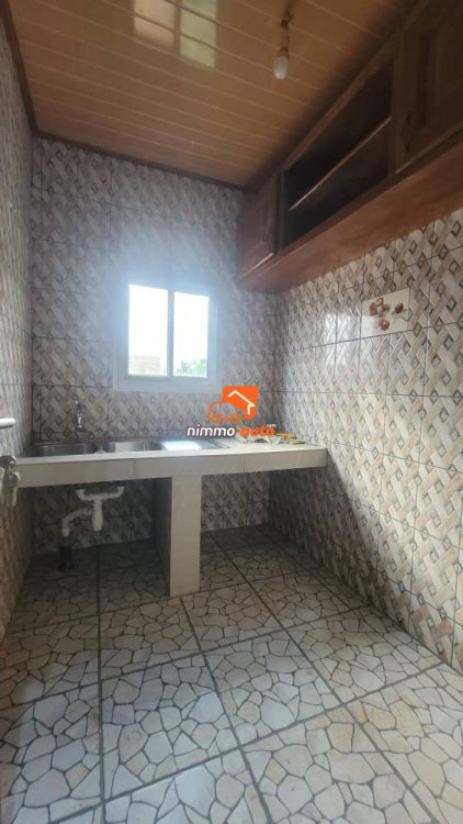 Appartement moderne nouvellement construit à Nsimeyong chapelle