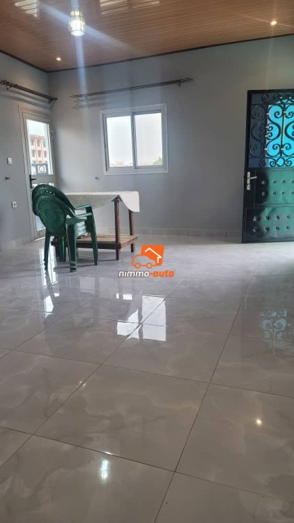 Appartement moderne nouvellement construit à Nsimeyong chapelle