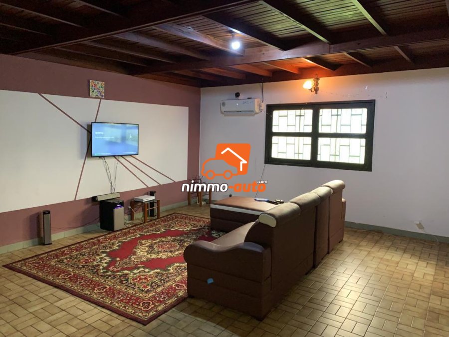 Villa à vendre au carrefour régie