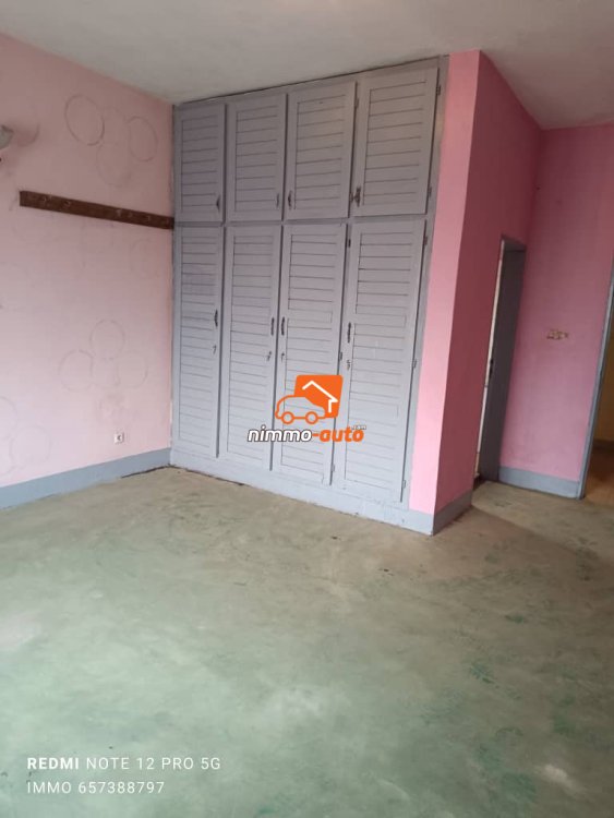 Appartement bien spacieux à louer à Nkolbisson
