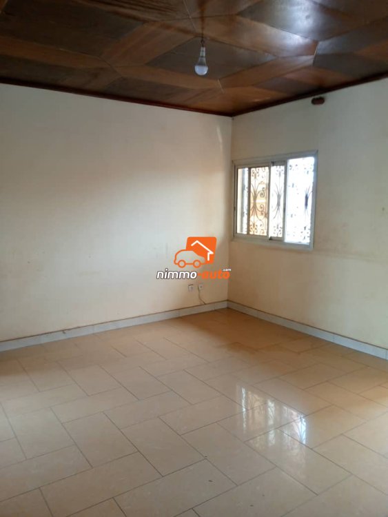 Appartement moderne à louer au carrefour Kameni