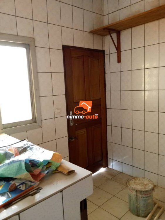 Appartement moderne à louer au carrefour Kameni