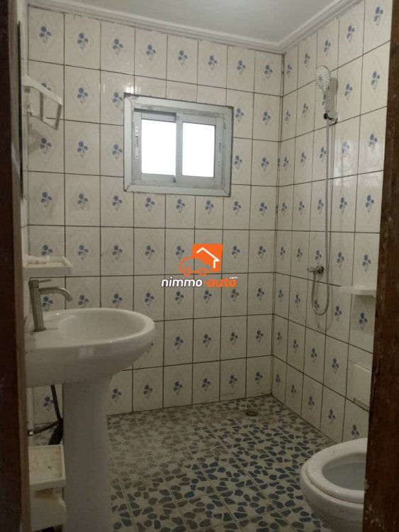 Appartement spacieux et bien situé à louer à Makepe