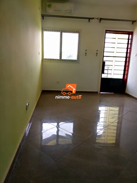 Immeuble nouvellement construit avec plusieurs appartements très chic à louer