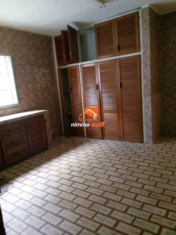 Somptueux duplex à vendre au Golf Bastos