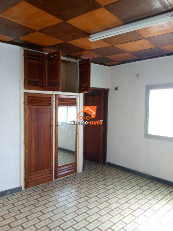 Somptueux duplex à vendre au Golf Bastos