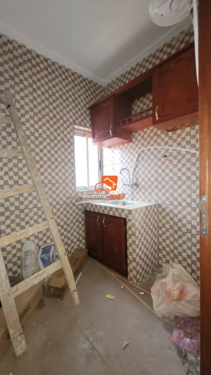 Incroyable studio moderne nouvellement construit à Biyemassi rond-point express