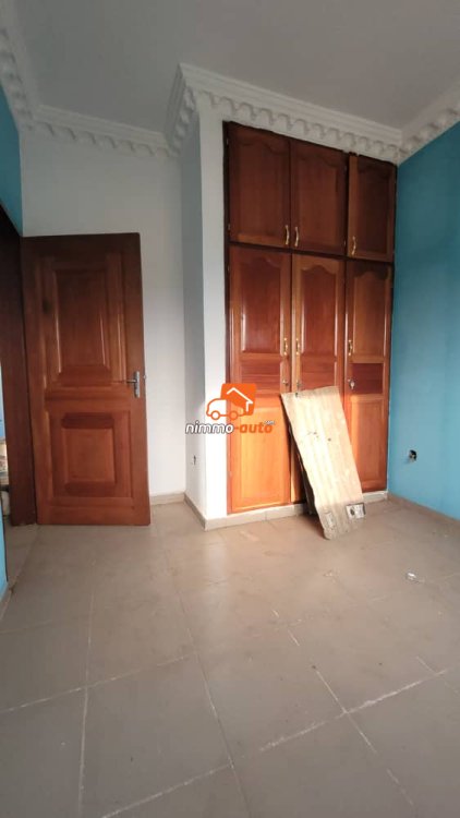 Incroyable studio moderne nouvellement construit à Biyemassi rond-point express