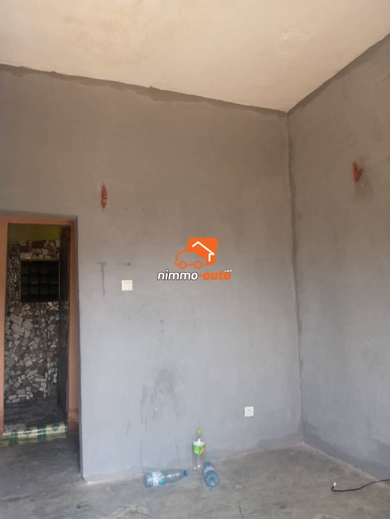 Simple studio à louer à Akwa nord