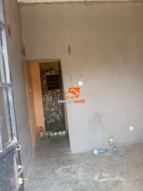Simple studio à louer à Akwa nord
