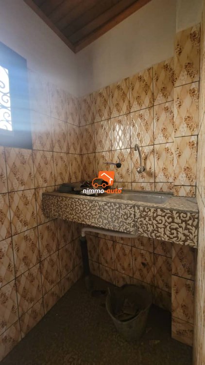 Vaste chambre moderne nouvellement construite à louer à Shell Nsimeyong