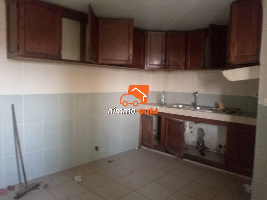 Appartement bien spacieux à louer à Bonamoussadi