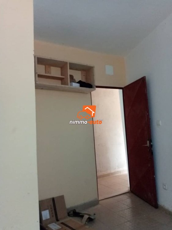 Plusieurs chambres 2pièces à louer à fin goudron ancien dépôt de planches