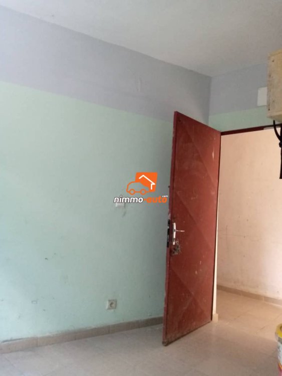 Plusieurs chambres 2pièces à louer à fin goudron ancien dépôt de planches