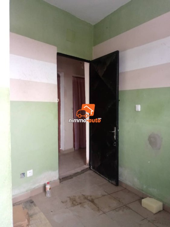 Plusieurs chambres 2pièces à louer à fin goudron ancien dépôt de planches