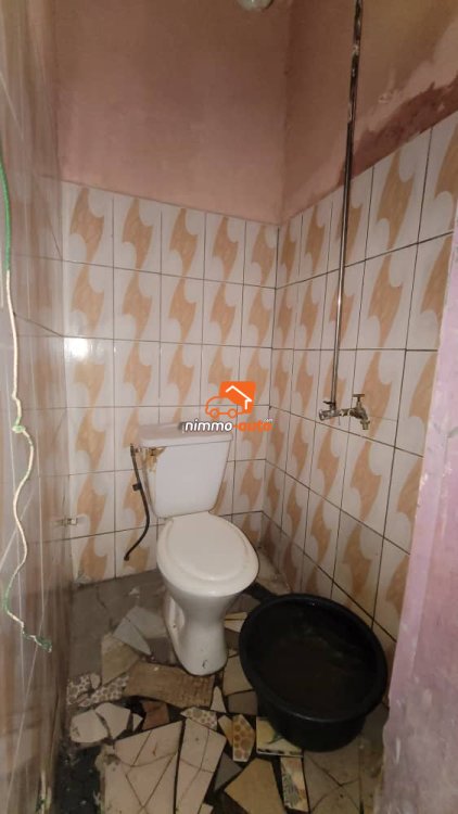 Chambre moderne sans parking à louer à Biyemassi rond-point express