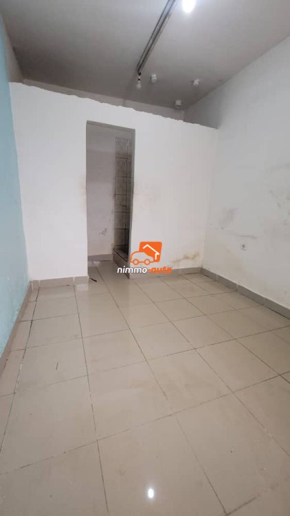 2Chambres modernes de 25mil et 30mil à louer à Efoulan