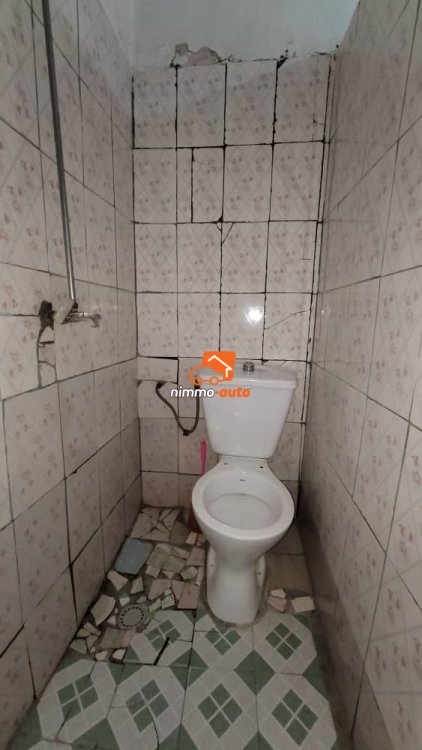 2Chambres modernes de 25mil et 30mil à louer à Efoulan