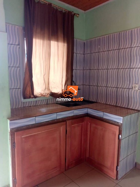 A modern studio to let at Logbaba chapel