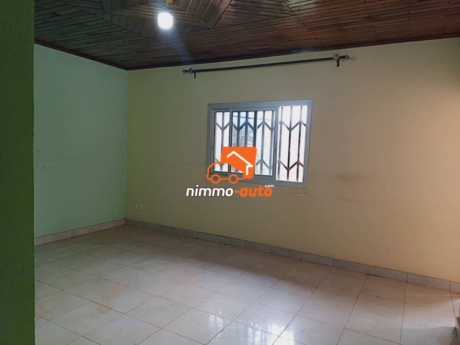 Appartement moderne bien spacieux à louer à Emana